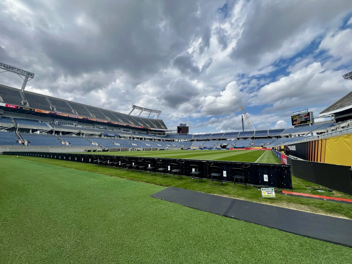 Camping World Stadium tweet media