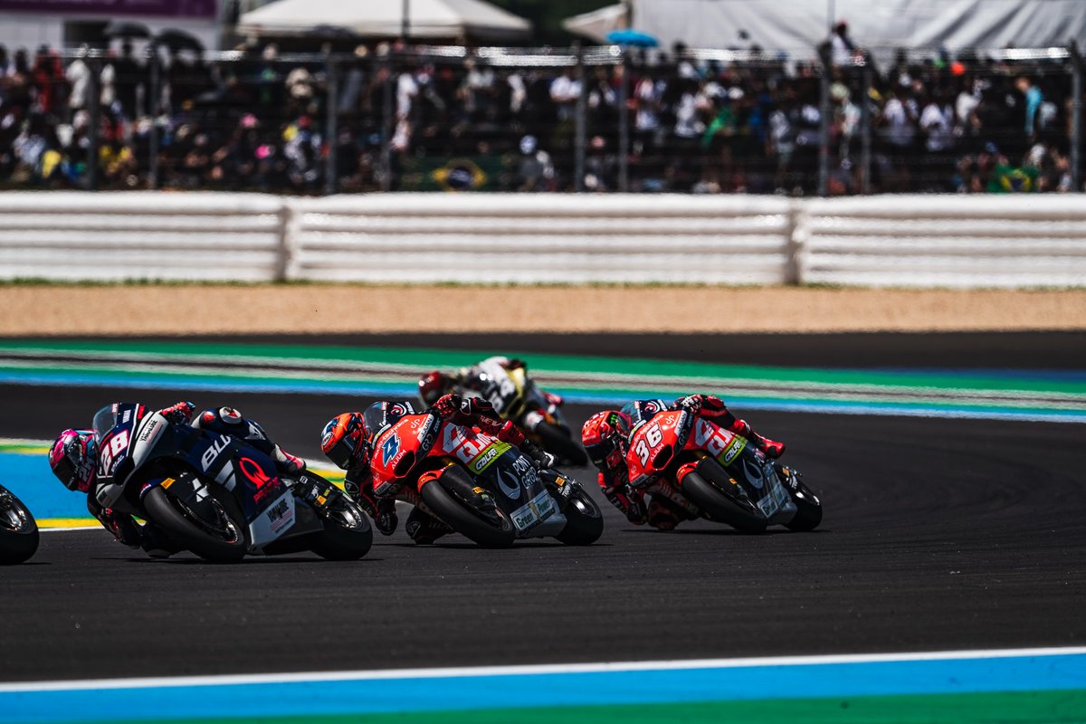 AlessioPiana130's tweet image. #Moto2 

Prima seria penalità del nuovo protocollo in materia di ripartenza dopo una caduta ("non running machine"). Per i reiterati tentativi di ripartire a motore spento nel corso della gara Moto2 di Goiania, Angel Piqueras dovrà scontare un doppio Long Lap Penalty ad Austin.