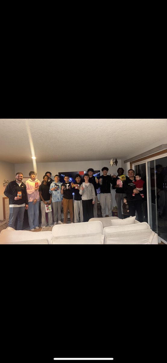 oscarq503's tweet photo. First year down at the Alma Mater !! Great group!! #Another3 #Howboutthemjaguars 
🐆 https://t.co/EUw5EY6PKt