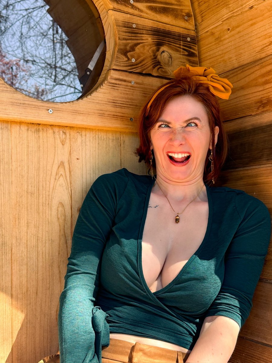 Adorable Alice tweet media