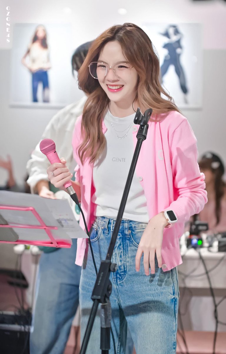 OZONE_48's tweet photo. Good Dream 💖

#SatchanSawitchaya #hmmusicstudio #hmkaraokeroom  #hmcentralworld https://t.co/tsdFZDzvRZ
