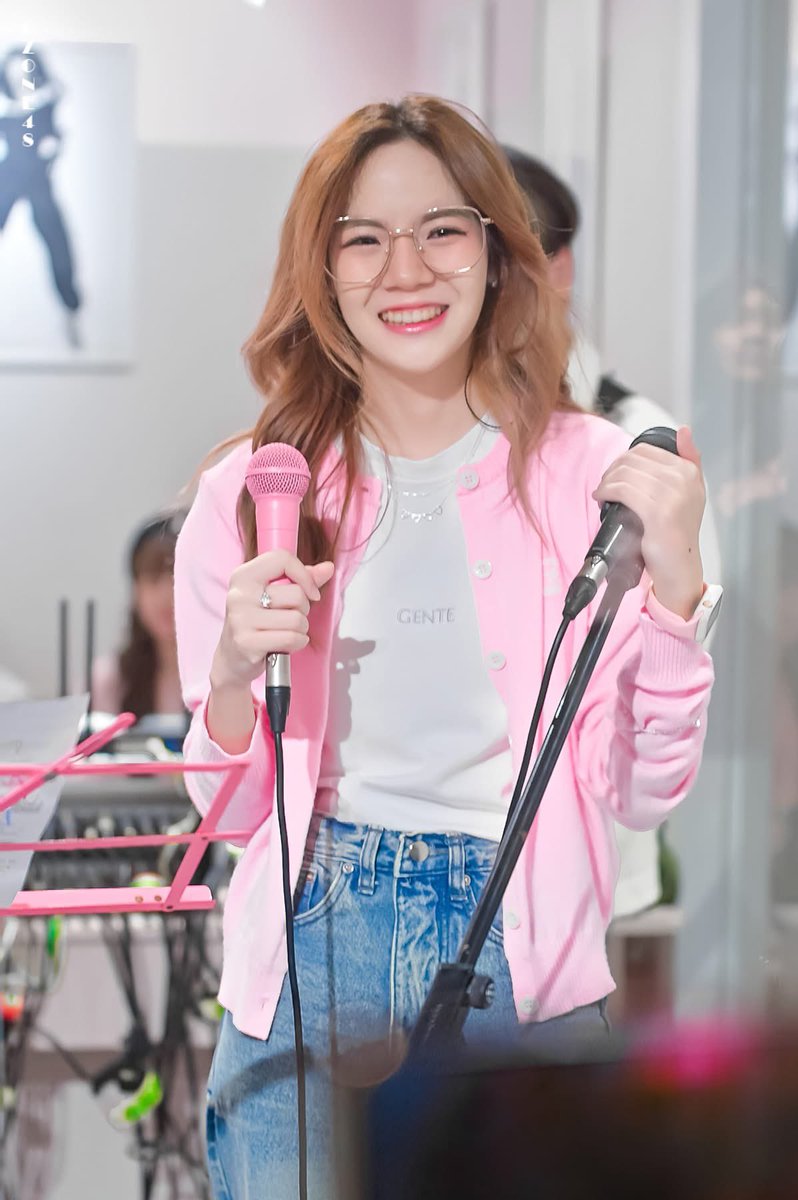 OZONE_48's tweet photo. Good Dream 💖

#SatchanSawitchaya #hmmusicstudio #hmkaraokeroom  #hmcentralworld https://t.co/tsdFZDzvRZ