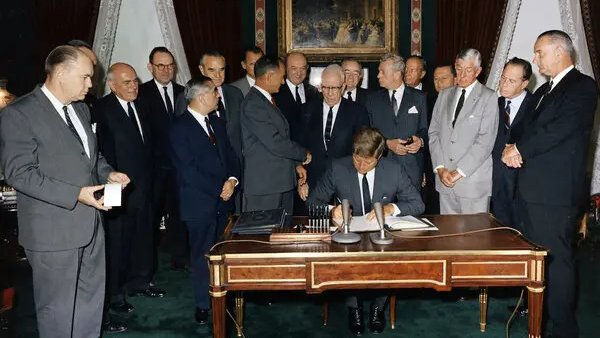 NewsWire tweet media