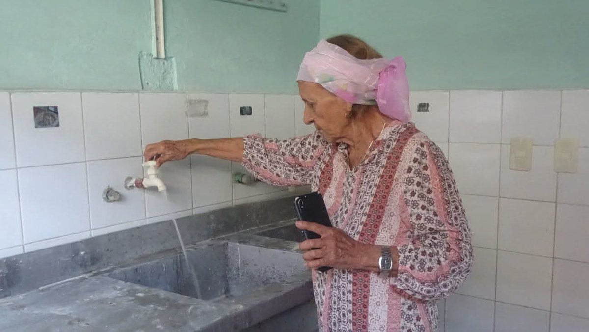 Ministerio de la Construcción tweet media