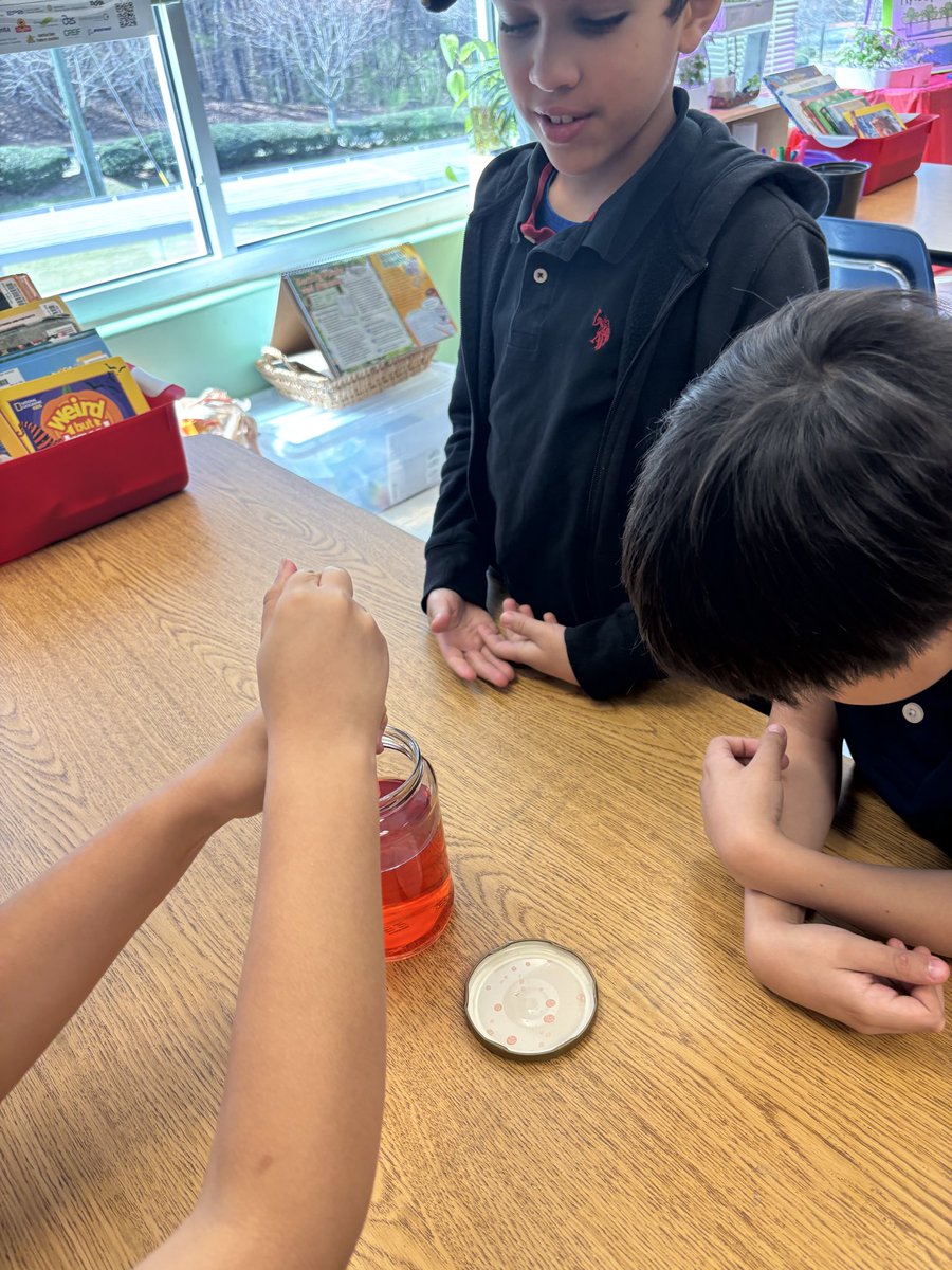 KENYAGREER14's tweet photo. The “Planting Hawks” learned about Bird Adaptations, met a Bird Enthusiast &amp; practiced how birds
eat through a hands-on activity in the Afterschool Garden Club 🪴🪏 Enjoying the company of Sandy Springs Gardens Club 🌱😎 https://t.co/Q8y4Ypeoz1