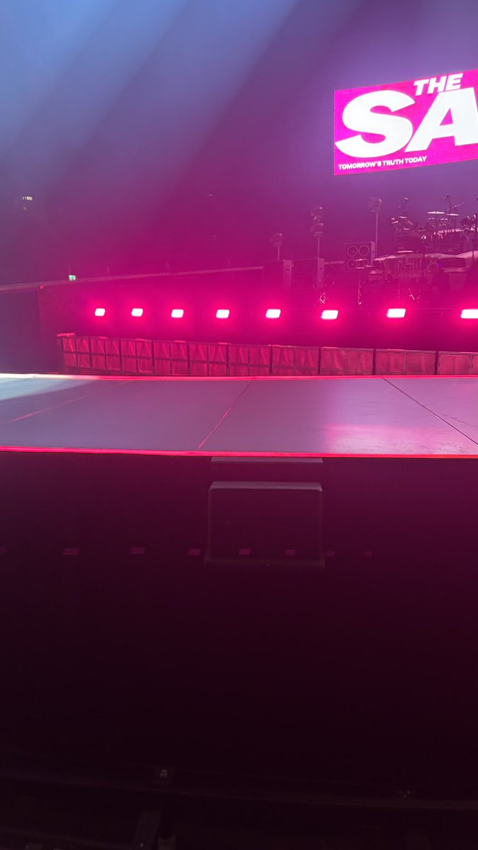 Grainne on tour ✰ tweet media