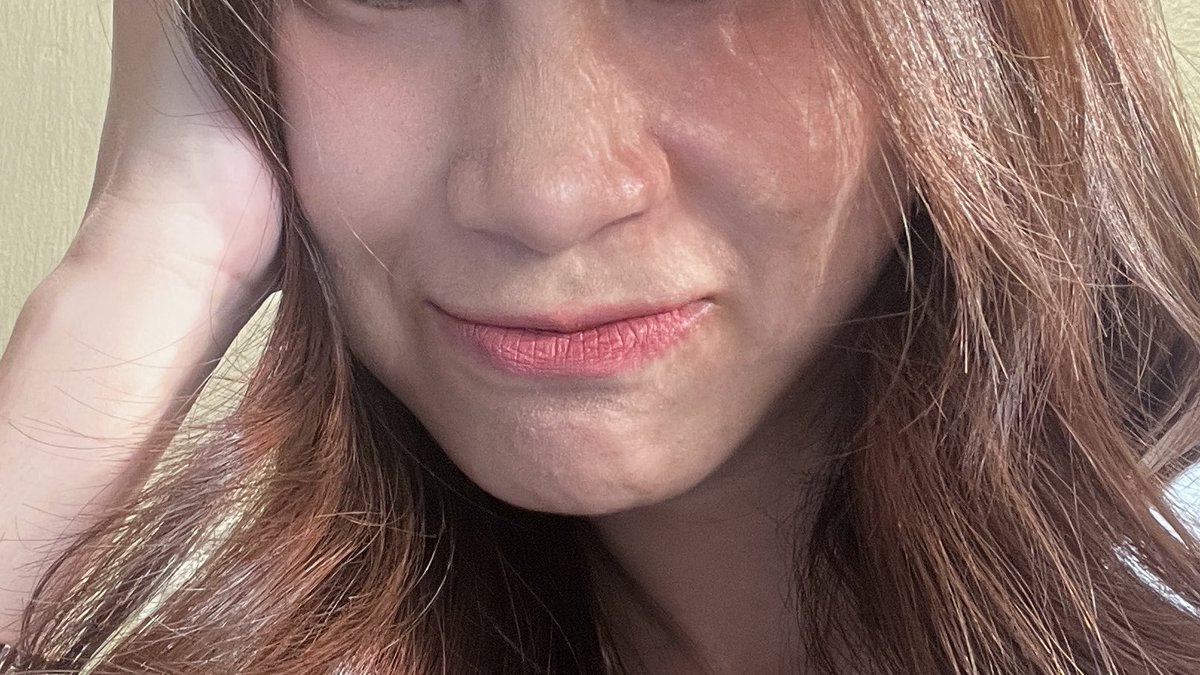 swoprs's tweet photo. กันแดด BSC ตัวนี้คือเริสมาก ￼￼เกลี่ยแล้วแตกเป็นน้ำ เบาสบายผิวสุด!😭☀️

SPF50+ PA4+ กันแดดครบ UVA/UVB

งานผิวจึ้ง ไม่รบกวนเมคอัพเลย￼✅
￼📍มีขายที่ 7-11 แล้วด้วยย

#BSCCosmetology #ตัวจริงสวยจริง  #BSCCOLLABEANSHIELD #กันแดดผิวเด้ง https://t.co/53CPMbQoxD