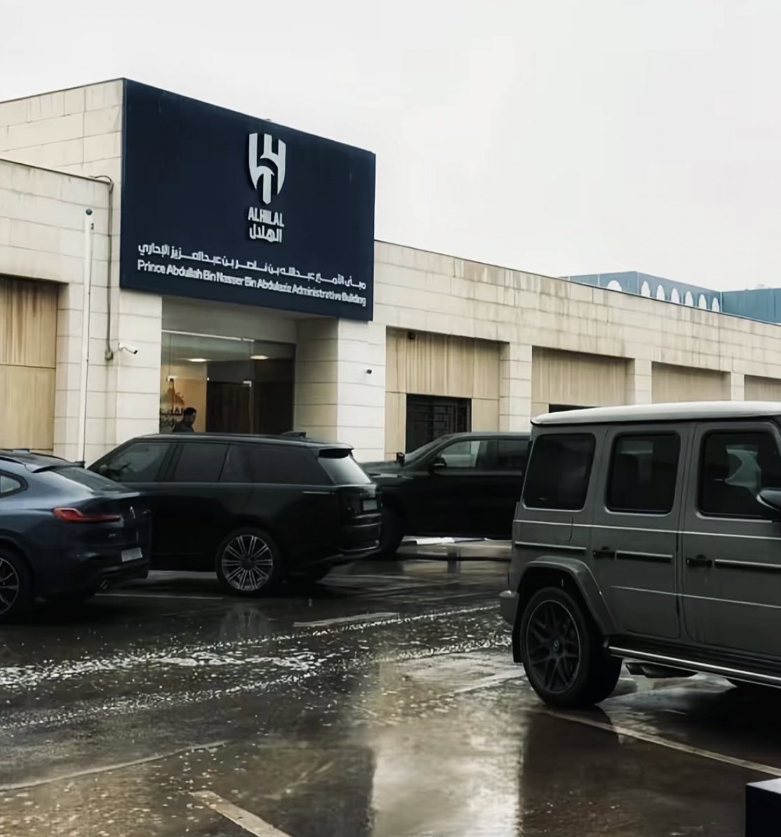 ‏ فالكون tweet media