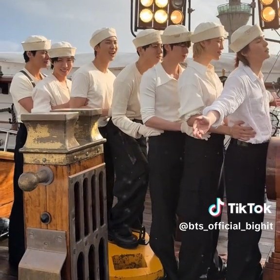 vhope love bot tweet media