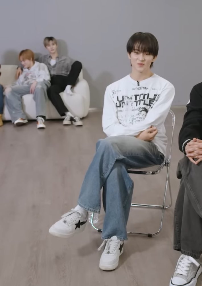 แคปเพราะม้ากน่ารัก แต่ติดแจมินข้างหลัง ชิวมาก จะเพี้ยน 55555