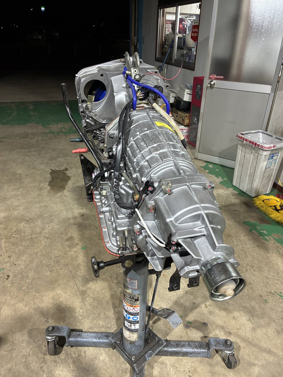 naokifzr's tweet photo. 降りた

#北沢自動車
#BHE
#オートマチックトランスミッション交換 https://t.co/tqjJjnf0as