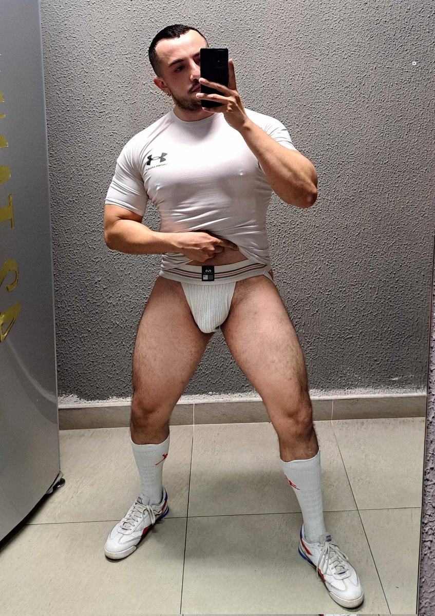 GEORGEMHMH tweet media