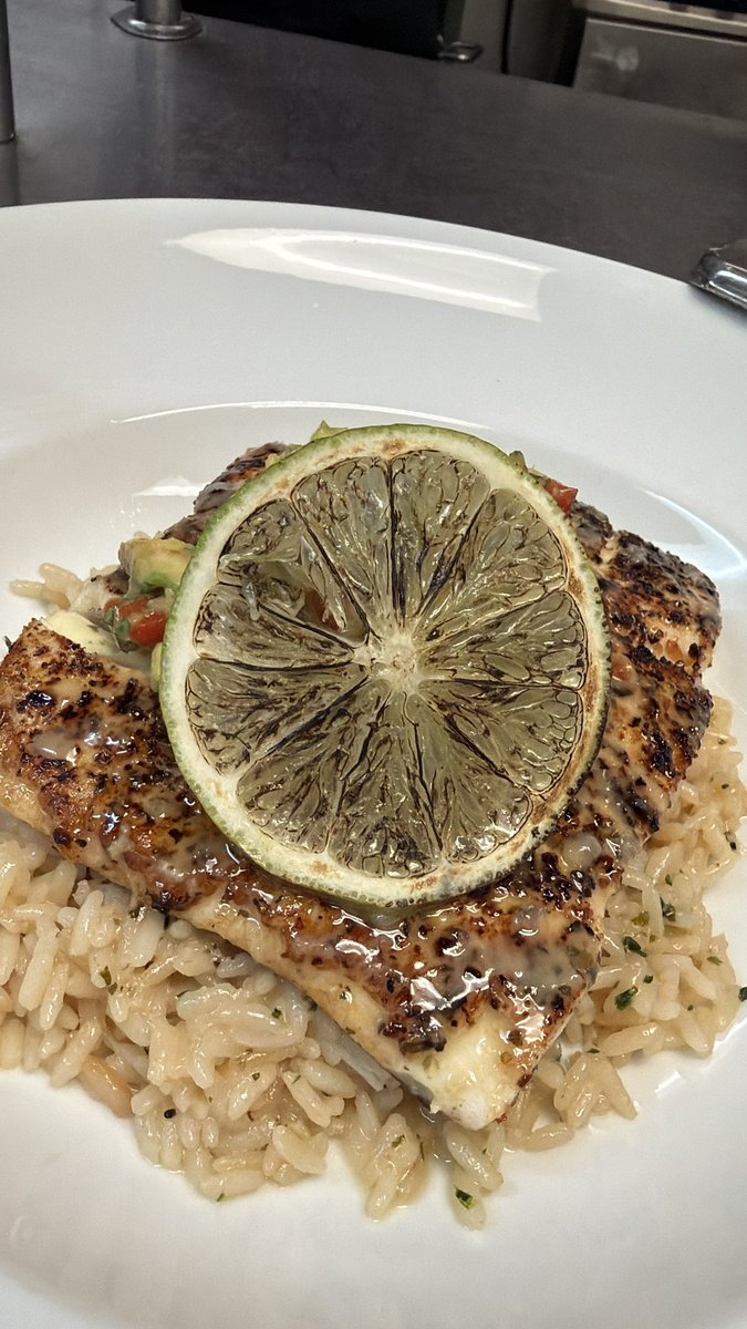 Menace 2 men in society 🍯💋 tweet media