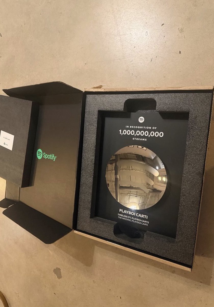 Playboi Carti France tweet media