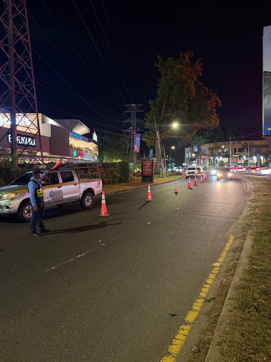 Autoridad del Tránsito tweet media