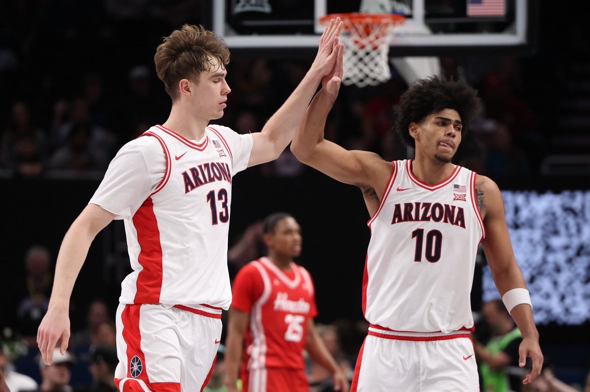 fierijfh's tweet image. March Madness play of the day ✨

Arkansas u79.5 TT points 🔐

Hammer this line. Arizona has allowed roughly 68.6-68.6 points a game, despite Arkansas being a fast paced and a high powered offense I believe this line is highly inflated.