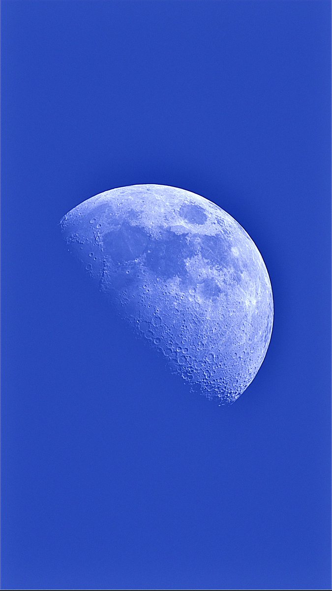 ProfRamanPrinja's tweet photo. Our Moon is so special…I watched it last night and then again this afternoon! #wondersofthemoon #moon https://t.co/RhTr068KAh