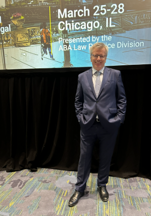 ABAJournal's tweet photo. In ABA Techshow keynote, Jordan Furlong says lawyers need to level up to survive in post-AI world. https://t.co/GVcdDw3YWT #ABATechshow @ABATECHSHOW @amandasrobert https://t.co/z8cjGqQLRs