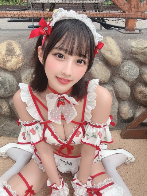 ついに明日です〜っ 新メンバーお披露目＆4周年記念LIVE🎤 みんなに会