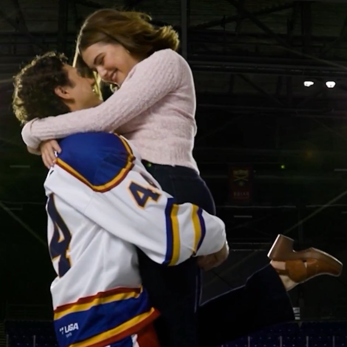 mi 💍 hollanov era tweet media