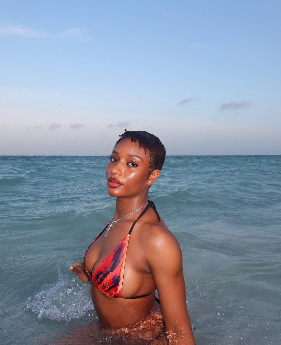 emirate🕊️ tweet media