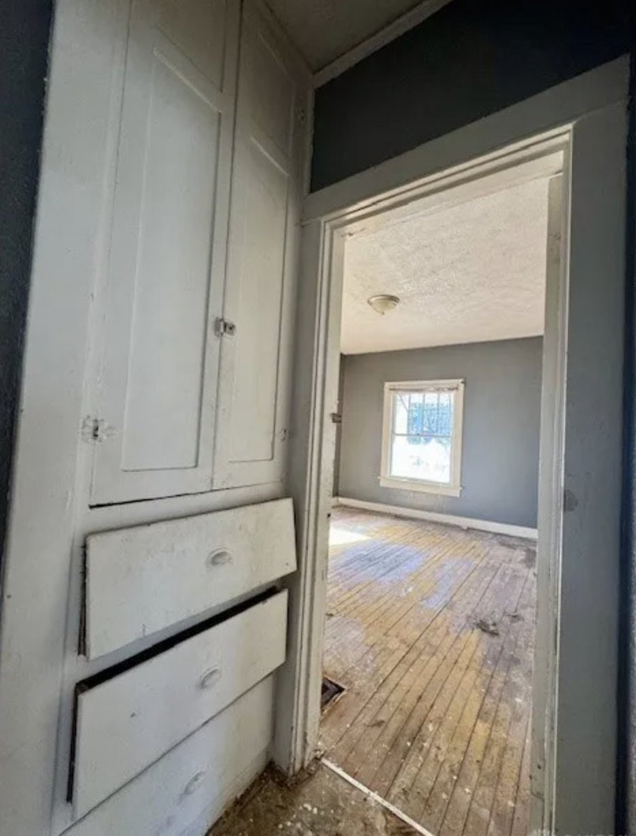 oldhouseunder50's tweet image. $59,900. #Ohio #handyman special #Craftsman. oldhousesunder50k.com/c-1930-ohio-ha…