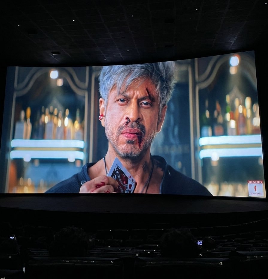 ImshikharNegi's tweet image. JUST IMAGINE THE ABSOLUTE MADNESS IN THE THEATERS WHEN SHAH RUKH KHAN GRACES THE BIG SCREEN IN THIS AVATAR! 👑🔥 #KING