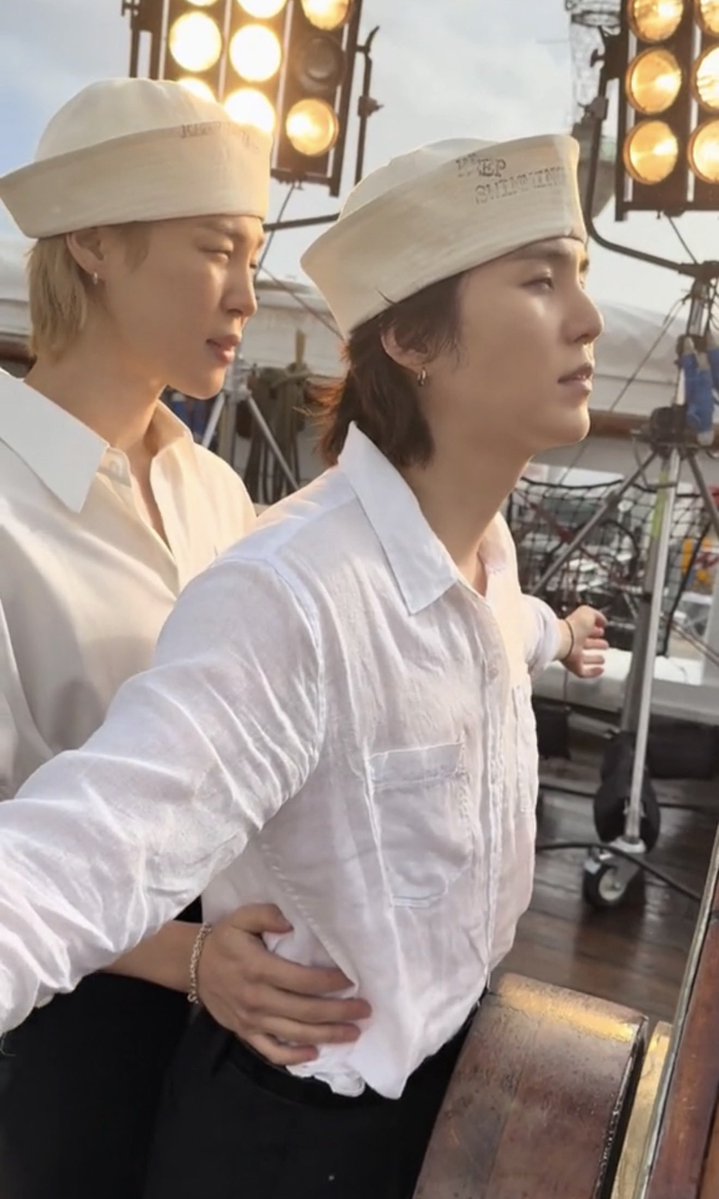 AJ⁷ 🍊🍓 tweet media