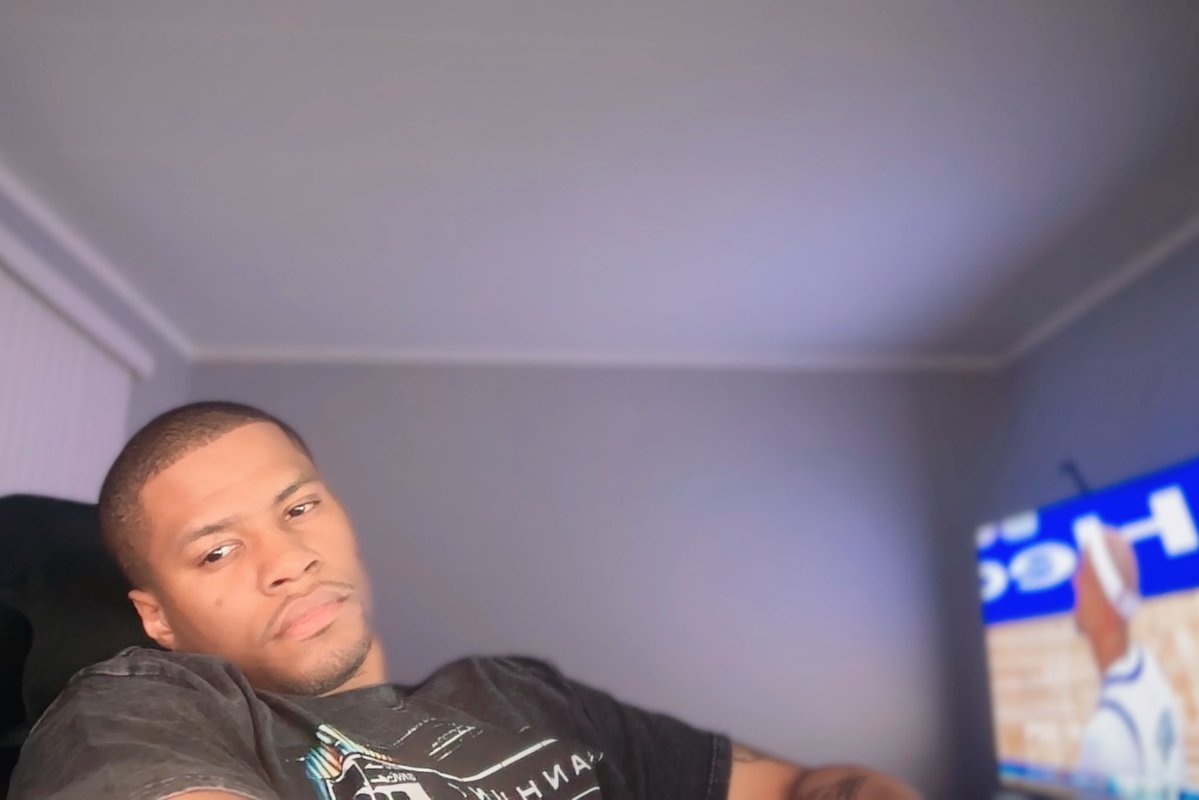 Charles R. tweet media