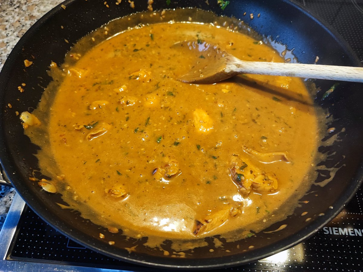 flummi1970's tweet image. #Flummikuzius der #Gourmet
#Hähnchfleisch mit allerlei asiatischen Gewürzen, indisch angehaucht mit Kokosmilch 😋😋😋😋
Vorgekocht für Morgen✊