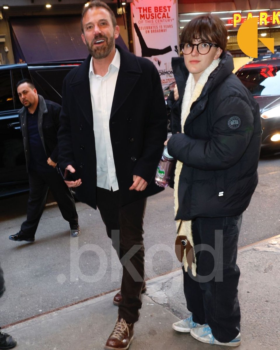 BackgridUS's tweet image. #BenAffleck was seen arriving with his child, Fin Affleck, at the Broadway production of *Every Brilliant Thing*, starring Daniel Radcliffe, in New York City.

📷: T.JACKSON / @backgrid_usa

For licensing inquiries, please email us at usasales@backgrid.com

#backgrid