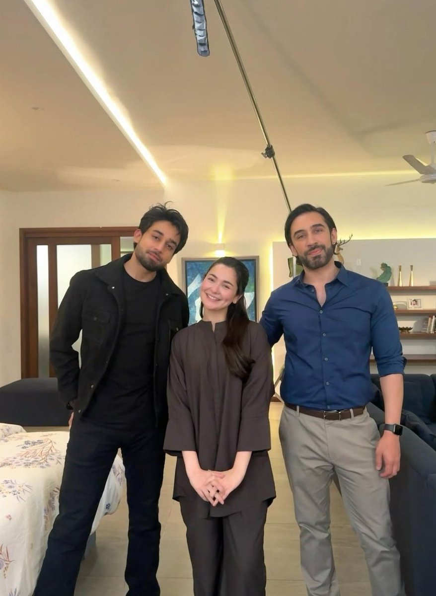 bilal_bliss's tweet photo. Them in a parallel universe 😂😂❤️
#MZHT

#BilalAbbaskhan #HaniaAamir
#MeriZindagiHaiTu
@bilalabbas_khan https://t.co/soFNjuDiih