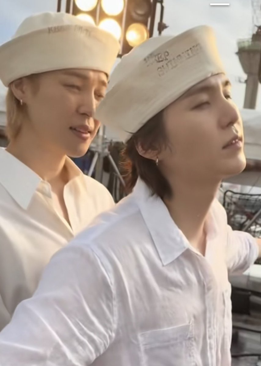 P ✍︎ tweet media