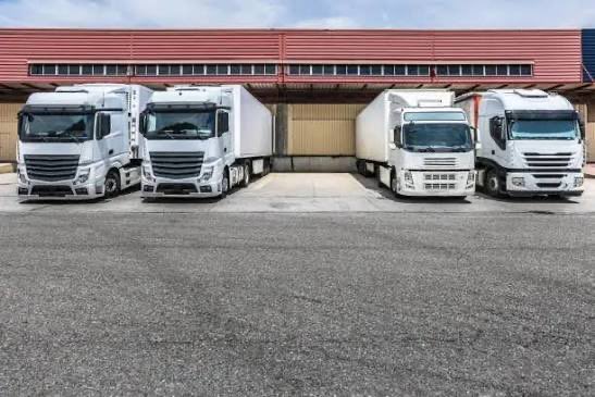 السعودية تسمح بدخول الشاحنات المبردة الفارغة من دول الخليج لنقل بضائع من موانئ ومطارات المملكة