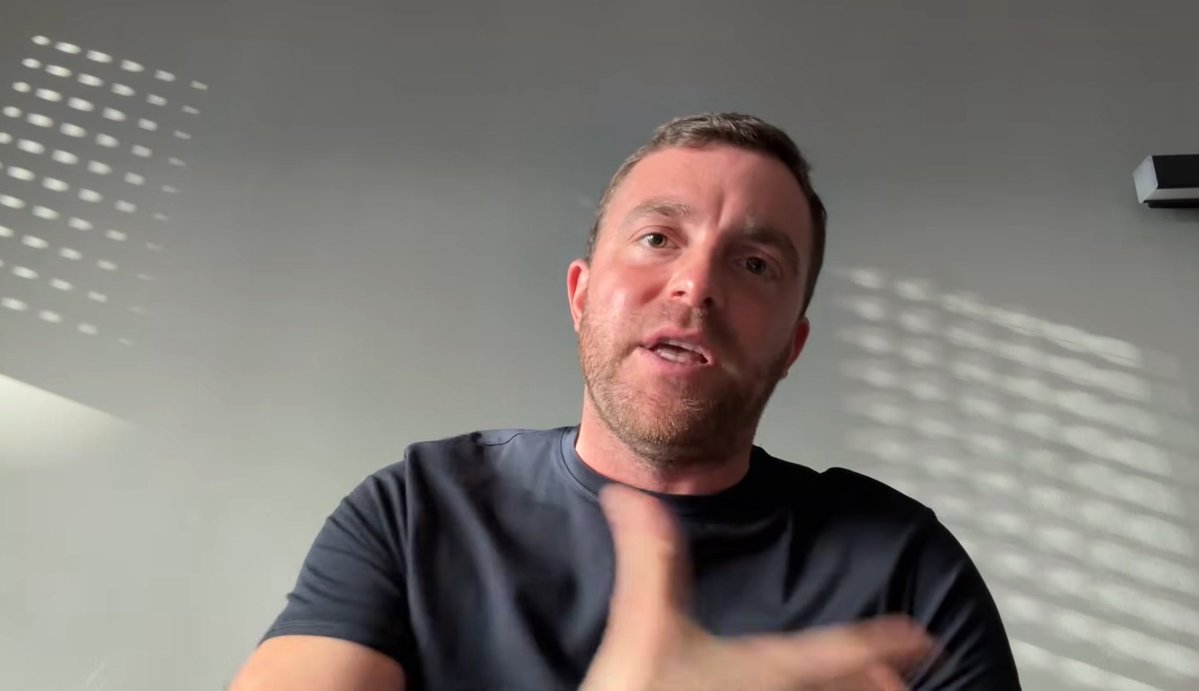 عمرو tweet media