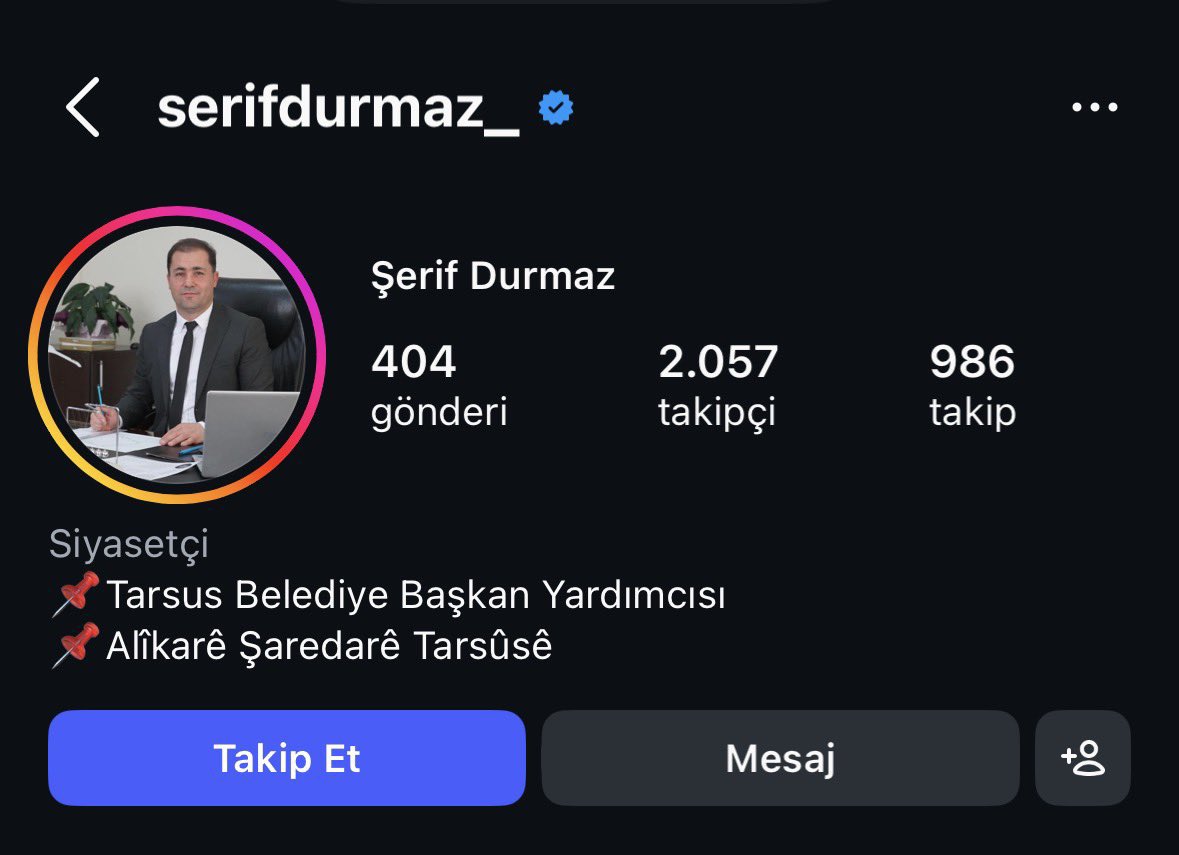 CHP’li Tarsus Belediye Başkan Yardımcısı Şerif Durmaz, makamını bilinmeyen dilde yazmış.

Hayırdır lan ülkenin dili mi değişti? Yüzlerce yıllık yörük diyarı Mersin’de böyle müptezellerin işi yok!