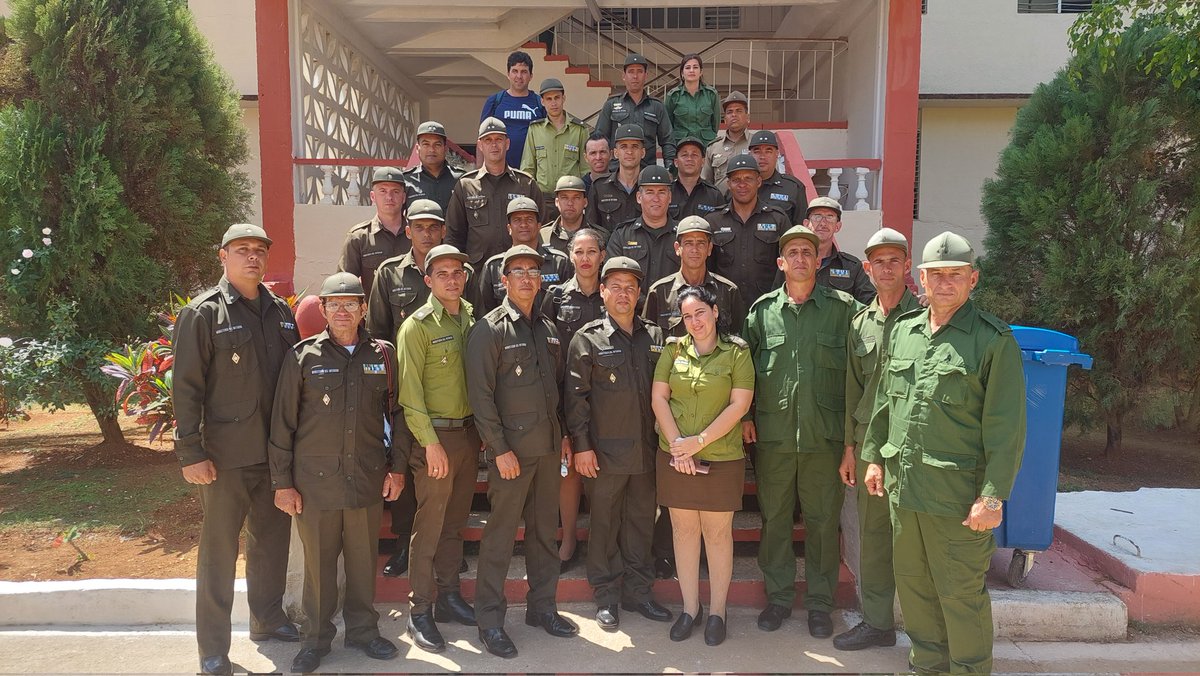 División de Tanques tweet media