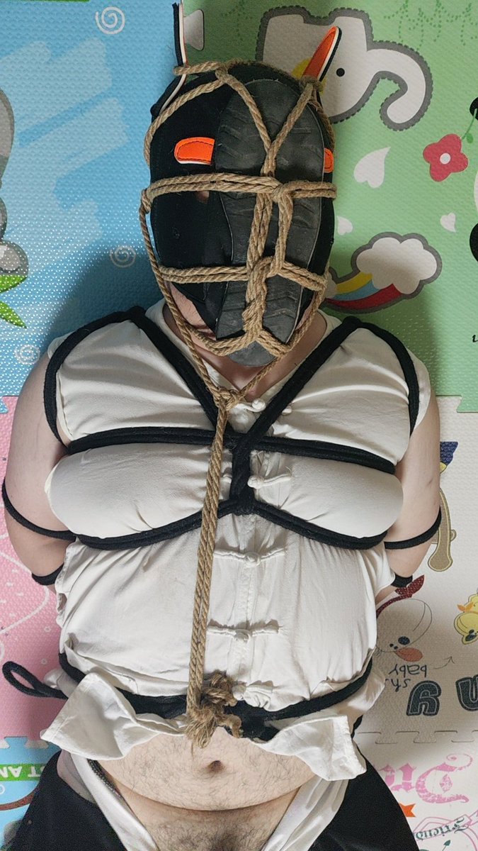 我想是布鞋 tweet media