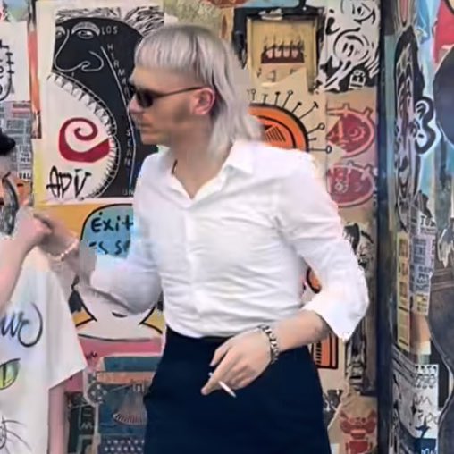 eli𝜗𝜚 is on rookpauze 🚬 tweet media