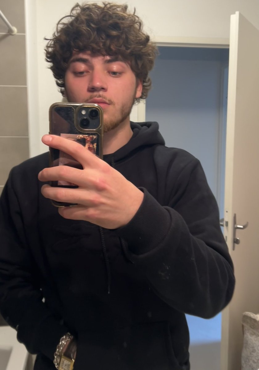 moi, moche et méchant tweet media