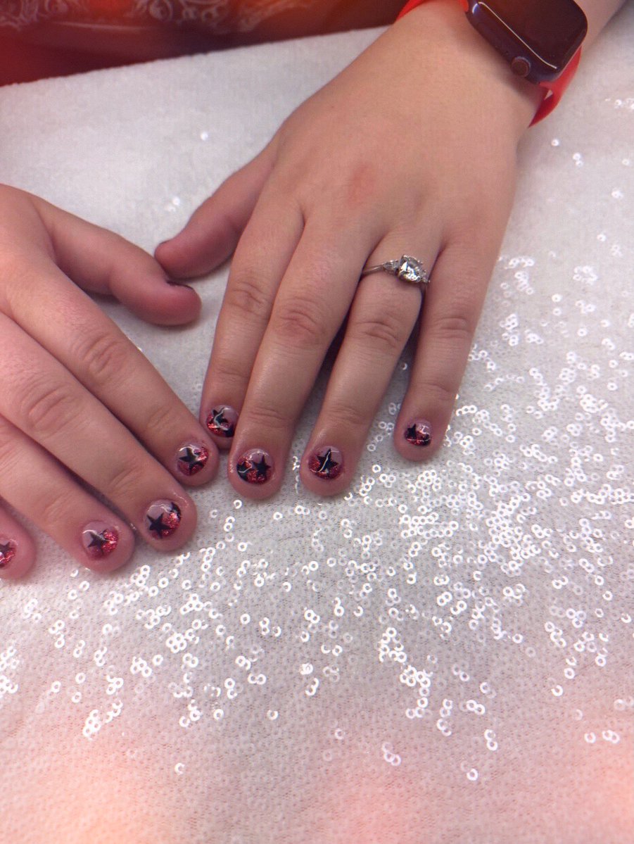 TheKristenKae's tweet image. #throwback to my 1st #rockstar nails creating by the amazingly talented Molly Bemis 💅 My nails were short but she still made them shine ✨ I’ve been obsessed with stars ⭐️ for as long as I can remember… I guess cause I always wanted to be one 😉 Cannot wait for new nails soon!!