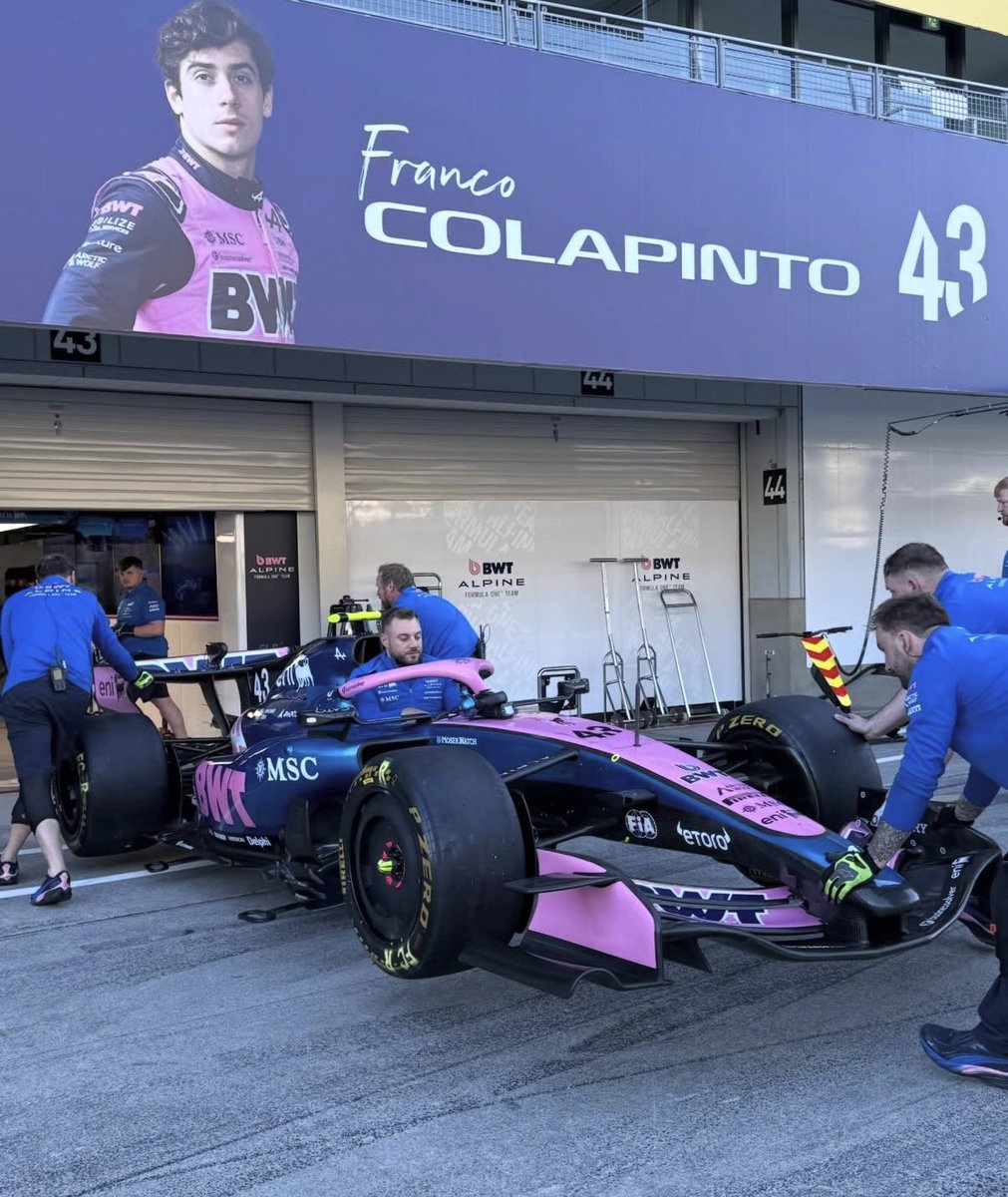 Tina ⁴³ 🎀 tweet media