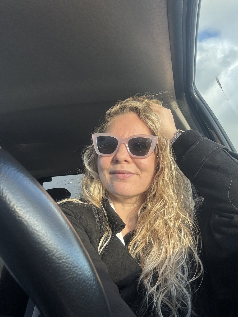 Innerworld of a 32-year-old👩🏼‍🦱 tweet media