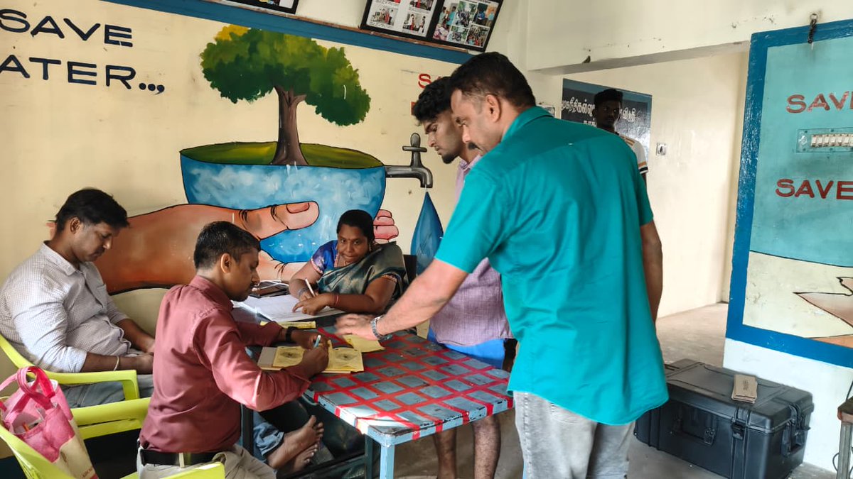 NTEP_TNTTC's tweet photo. @TbDivision @NTEP_TamilNadu 
Day 3 of #100DaysNikshayShivir 🇮🇳

Screening conducted in congregate settings (hostel students) using Handheld X-ray for early TB detection.
Focused outreach in high-risk village/ward to ensure no case goes undetected.
#EndTB  #NikshayShivir https://t.co/56ycOjQqxs