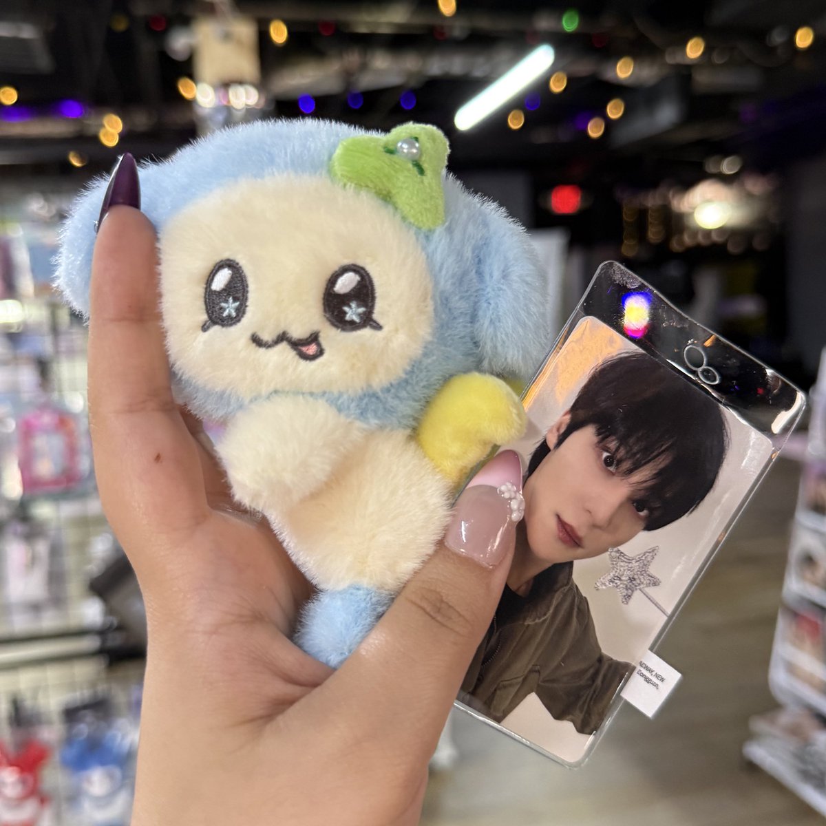 shyla ྀིྀ tweet media