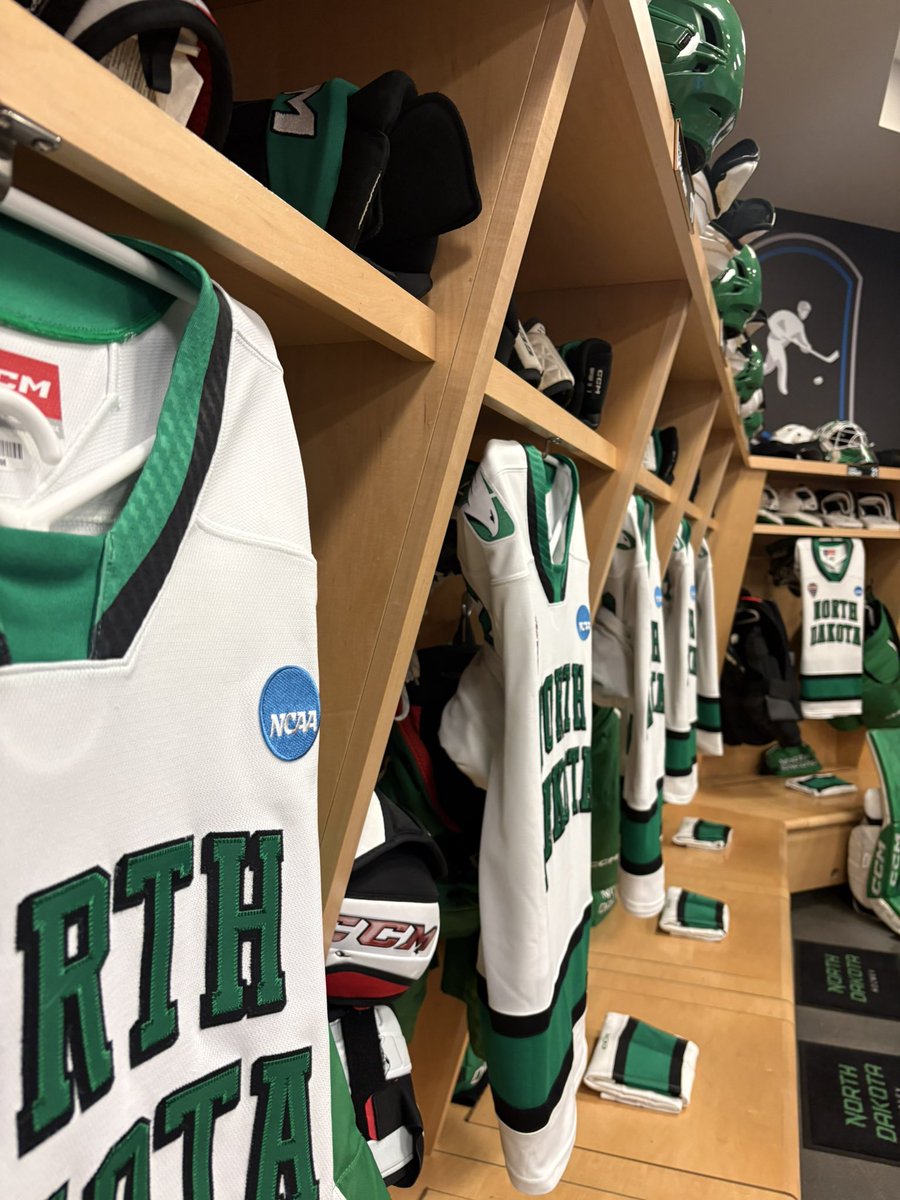 UNDmhockey's tweet photo. Tourney time. 

#UNDproud | #LGH https://t.co/U38SLoTMYB