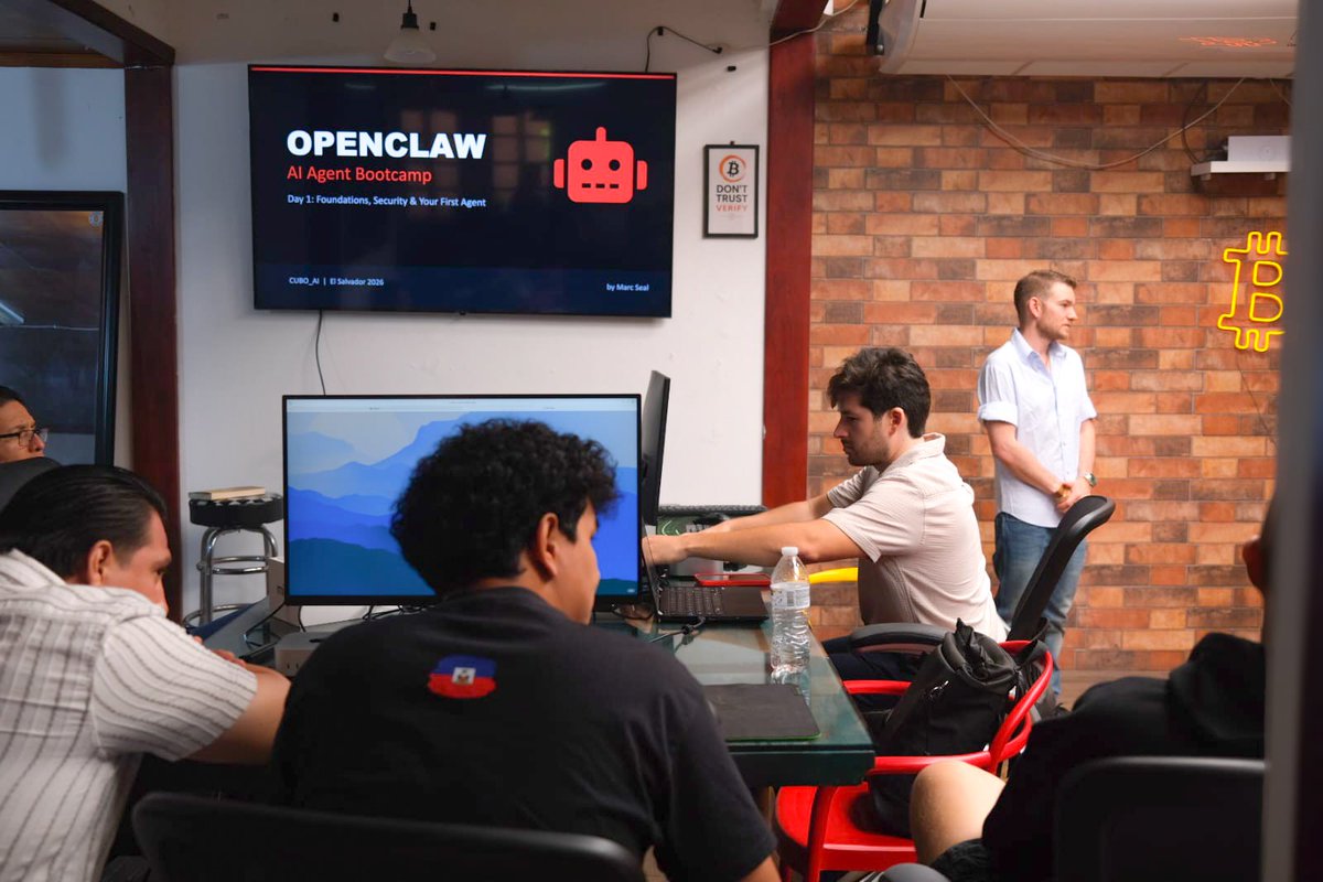 cubo_ai's tweet photo. Day 1 of 2: Underway! 

Witnessing the evolution of CUBO_ai students at this OpenClaw 🦞 Bootcamp is a powerful reminder of our greatness. We are building technological sovereignty with Salvadoran hands, proving that we are capable of mastering the most advanced tools to drive our own destiny. Nothing stops us! 🇸🇻🔥
