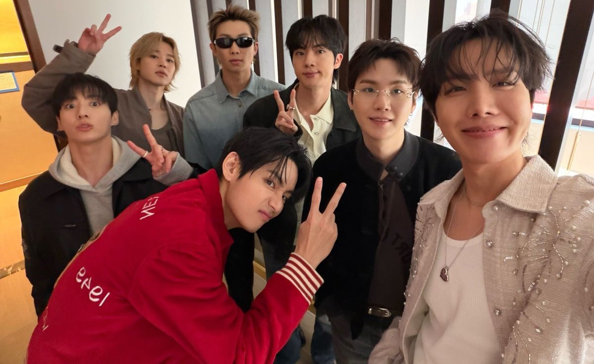 bibi⁷ arirang VAI VER O BTS🪭 tweet media