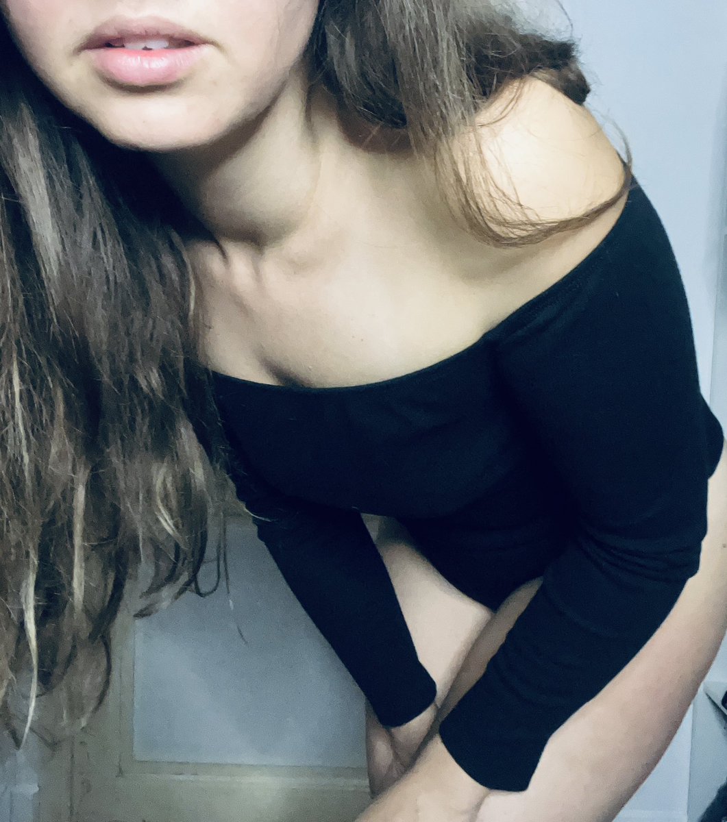 Petite abeille 🔞 3k🤩 tweet media