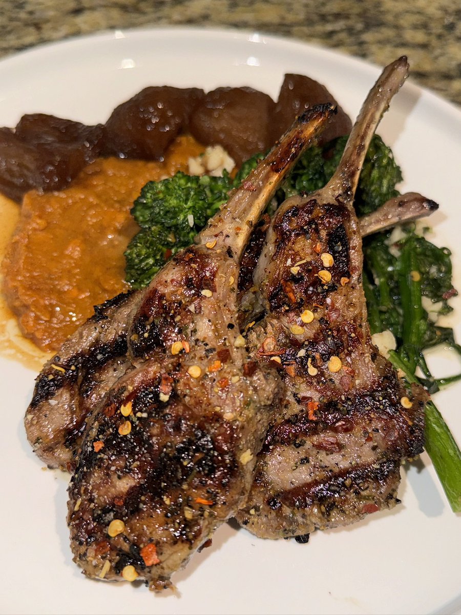 Menace 2 men in society 🍯💋 tweet media